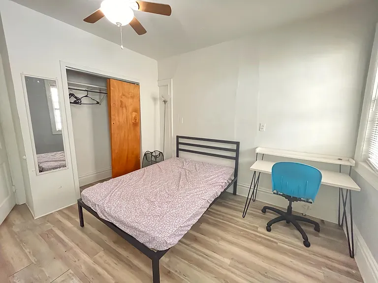 5801 Douglas St #2 — Photo 17