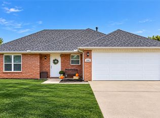 1090 Sunflower St, Centerton, AR 72719