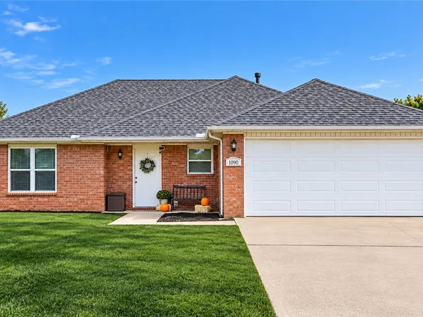 1090 Sunflower St, Centerton, AR 72719