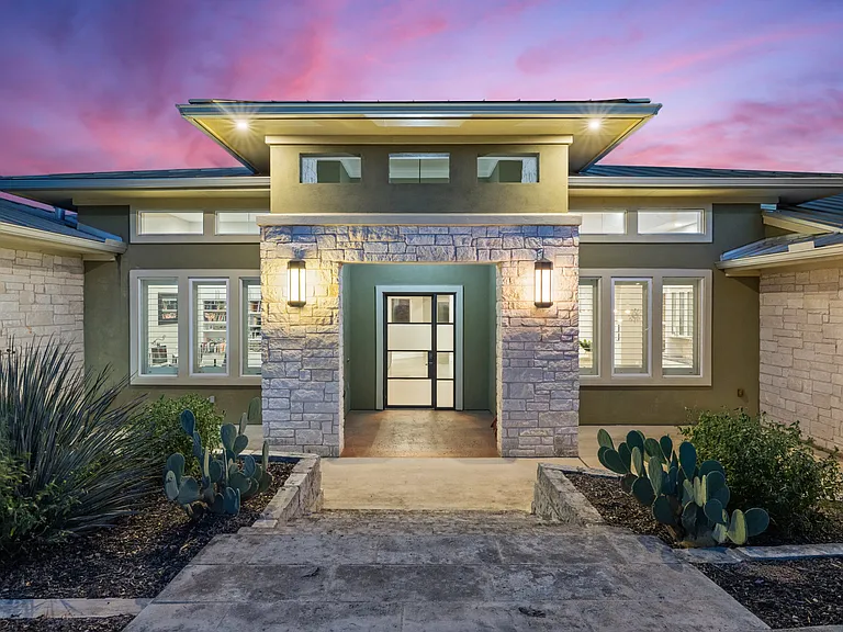 3801 Peak Lookout Dr — Photo 1