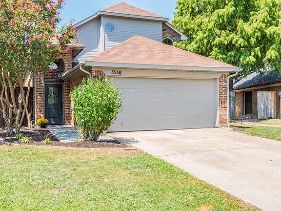 4th image of 1338 Mimosa Ln