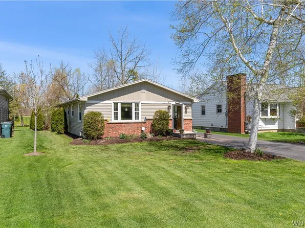 71 Sunset Dr, Niagara Falls, NY 14304