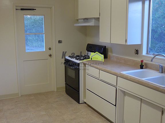 4th image of 411 Vista Way