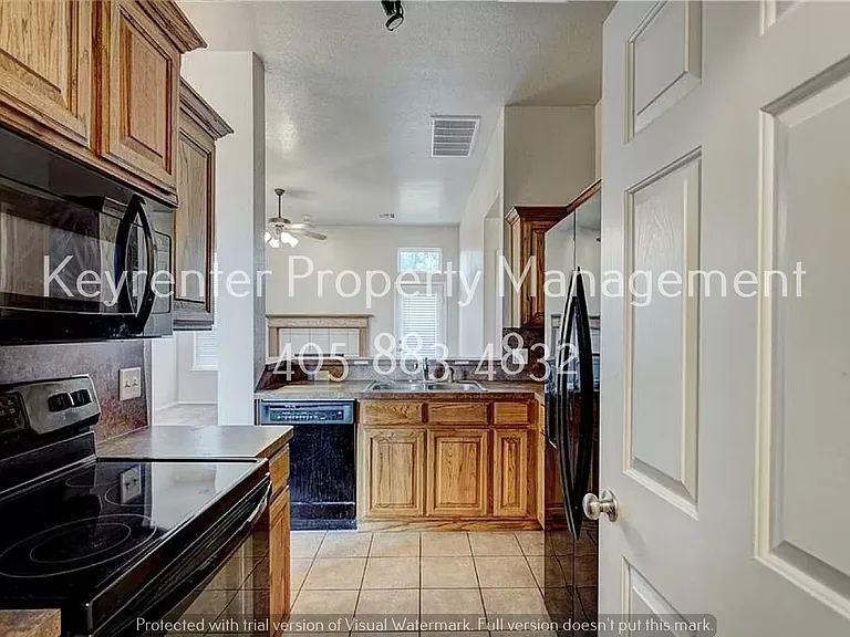 2404 NW 161st St — Photo 2