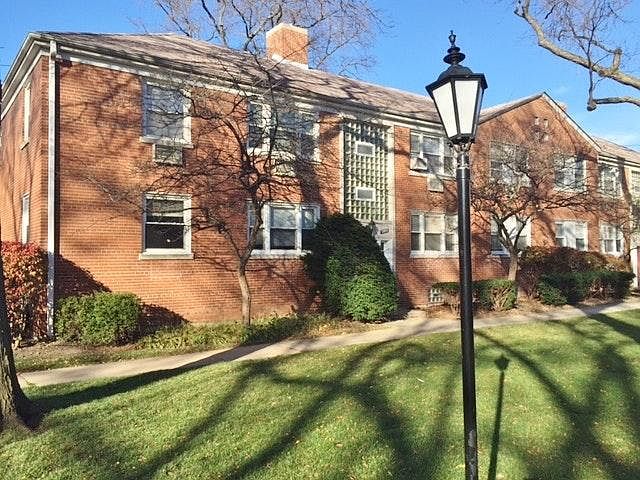 1st image of 1926 W Albion Ave #1A