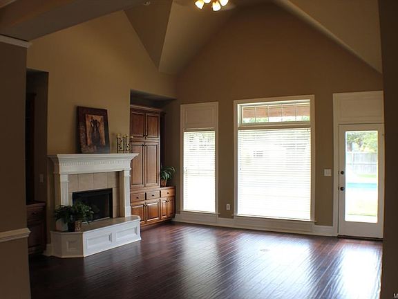5th image of 3213 Hammond Dr