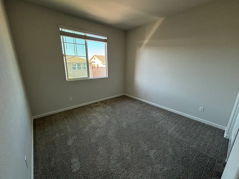 679 W Crocker Ln — Photo 22