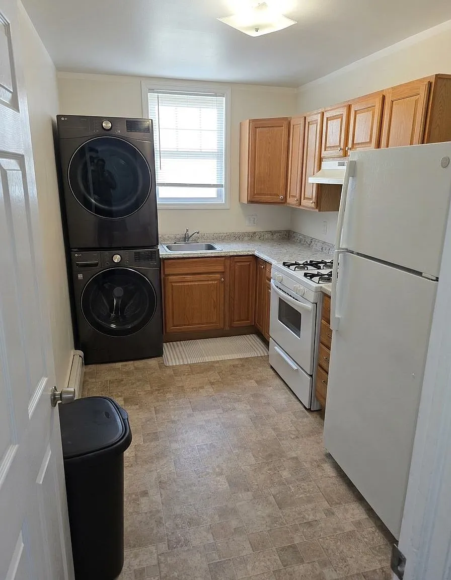 1 bed, 1.0 bath, $2,000 — Photo 2