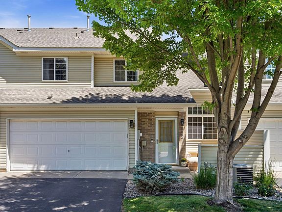 3rd image of 8854 Spring Ln