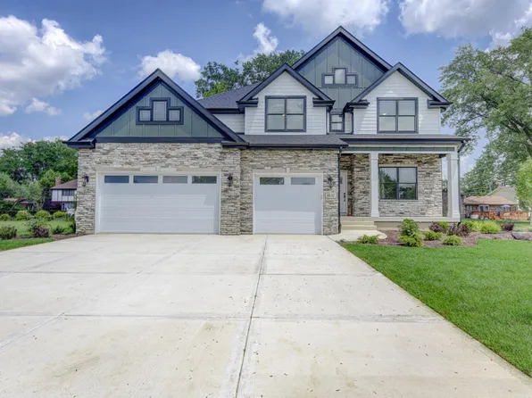 8147 Castle Dr, Munster, IN 46321