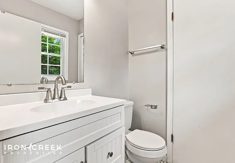 16 King Arthur Pl — Photo 21