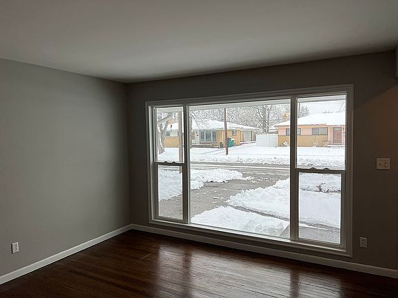 3rd image of 1842 Eileen St