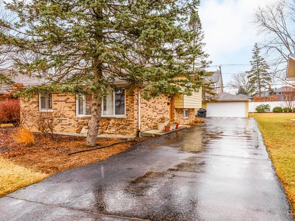 327 Otis Ave, Downers Grove, IL 60515