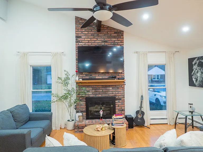 15 Linda Ln — Photo 6