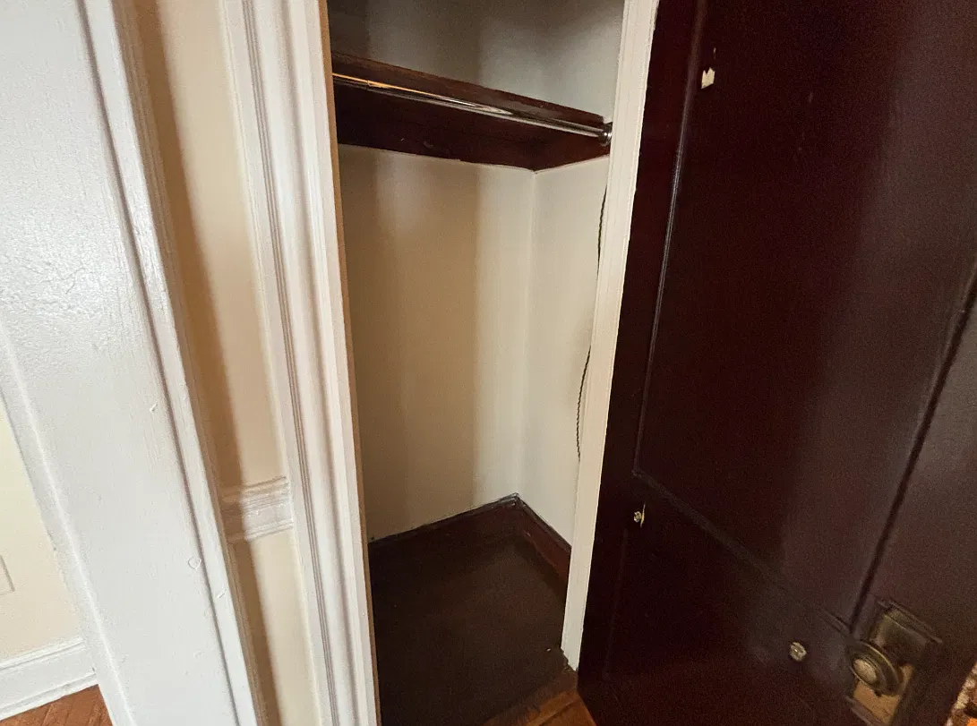Studio, 420 sqft, $1,800 — Photo 2