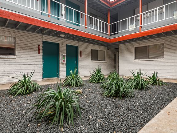 Speedway 38 Courtyard