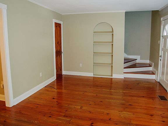 5th image of 825 Bungalow Ct