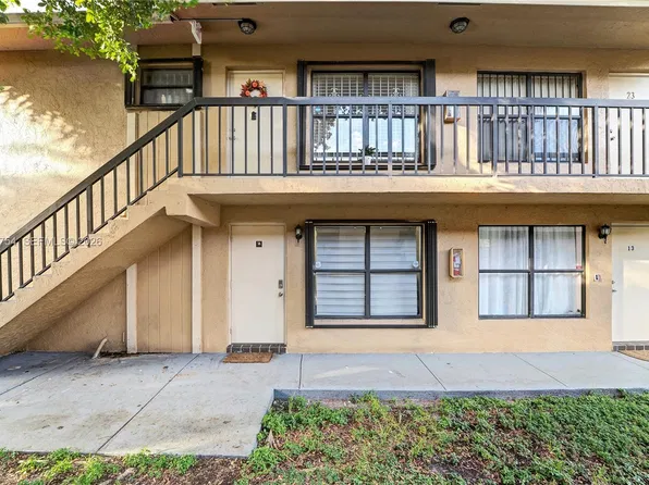 2570 W 67th Pl #142, Hialeah, FL 33016
