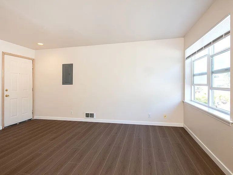 928 N 97th St Apartments — Photo 30
