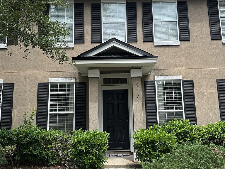 539 Hopewell Dr — Photo 2