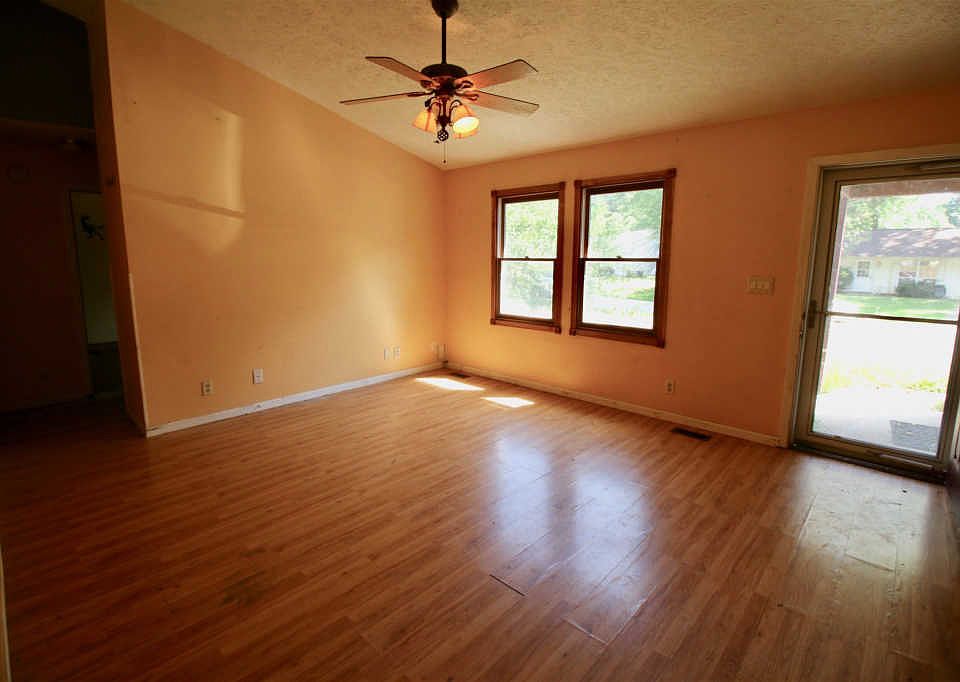 2nd image of 44 Brazos Cir