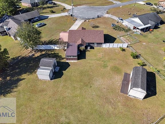 3rd image of 121 John Gibson Ct NE