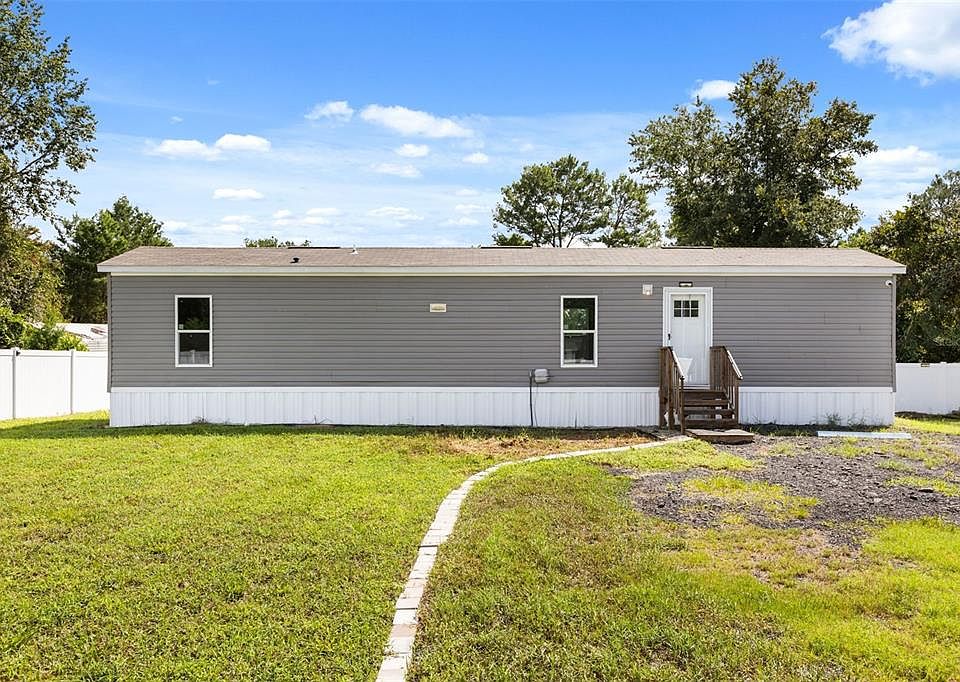 1st image of 45516 MAGNOLIA STREET