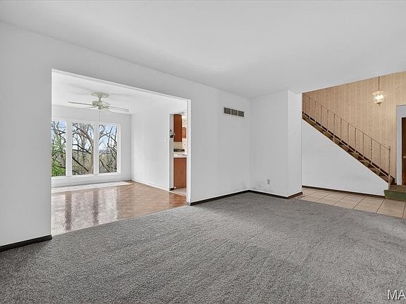 5th image of 1692 Carman Rd