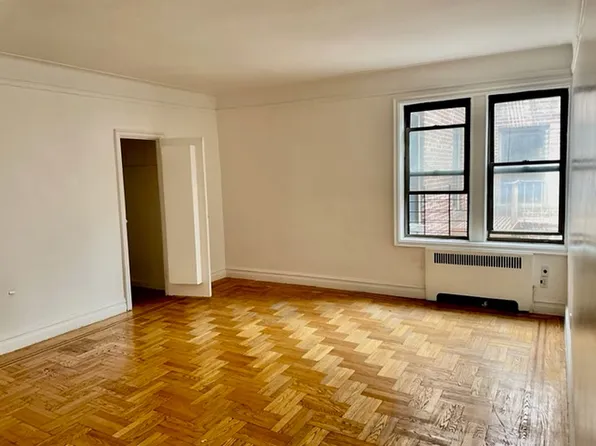 71 Ocean Pkwy APT 5G, Brooklyn, NY 11218