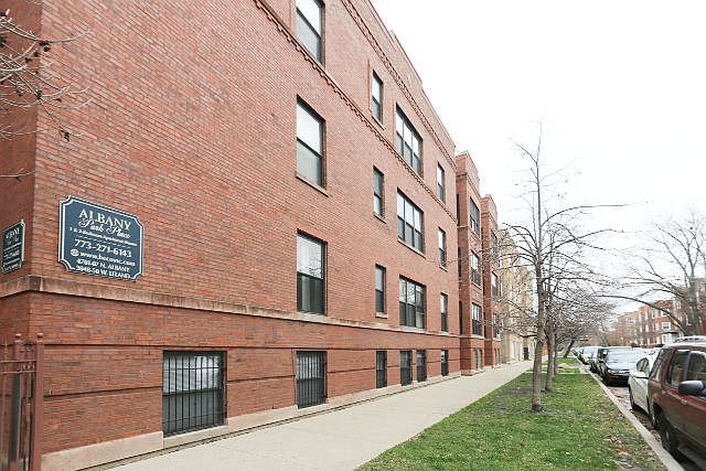 1st image of 3050 W Leland Ave APT 1