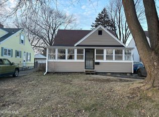 221 Orville Dr, Toledo, OH 43612