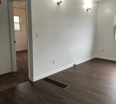3rd image of 93 Saratoga St #Z