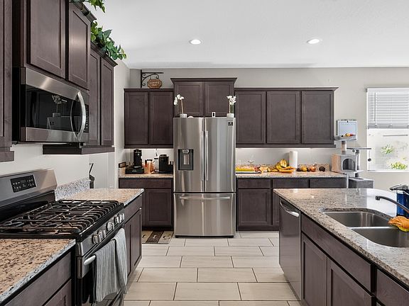 3rd image of 30431 W PICADILLY Road