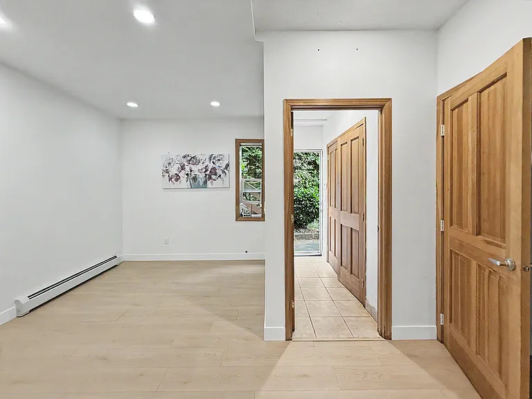 1368 Tyrol Rd — Photo 6