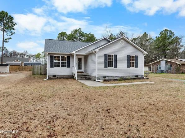 371 Pine Lake Road, Southport, NC 28461