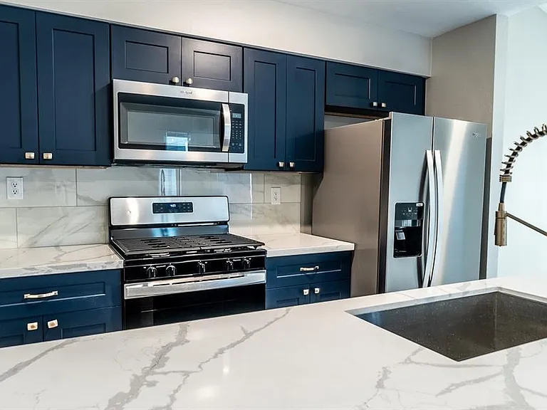 915 Sirocco Dr #B — Photo 1