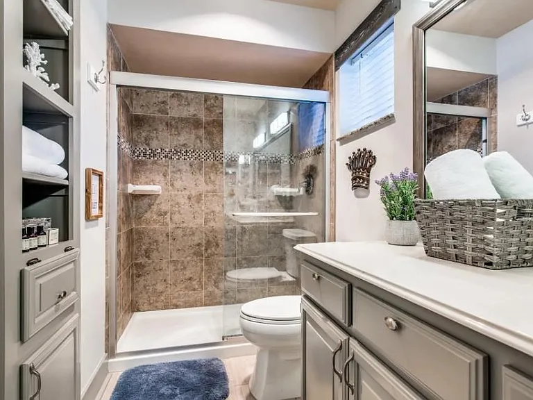 440 Yacht Club Dr #F — Photo 3