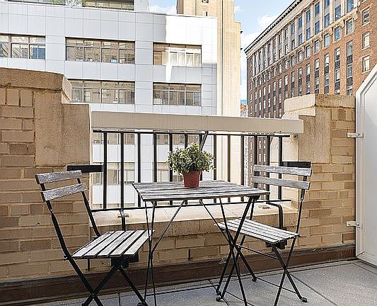 4th image of 88 Greenwich St APT 919