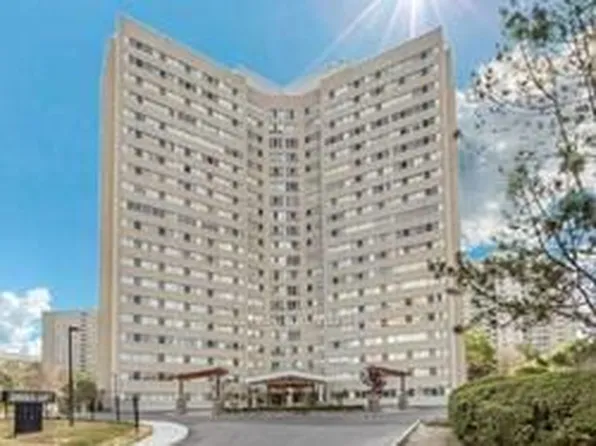 3695 Kaneff Cres, Mississauga, ON