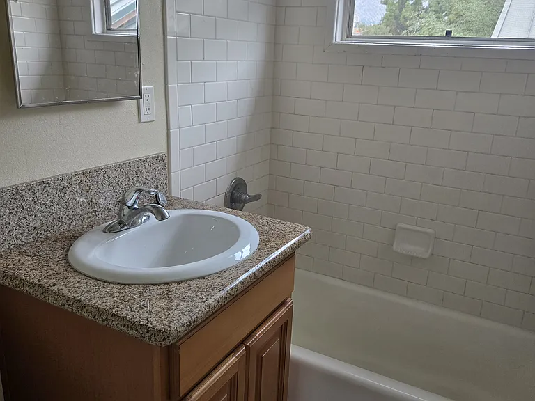 100 S Grand Oaks Ave #3A — Photo 17