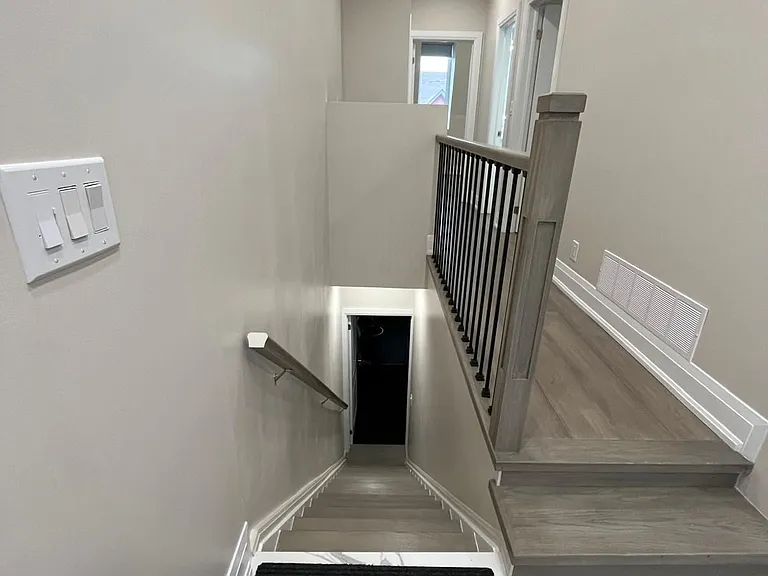 213 Osler St #2 — Photo 4