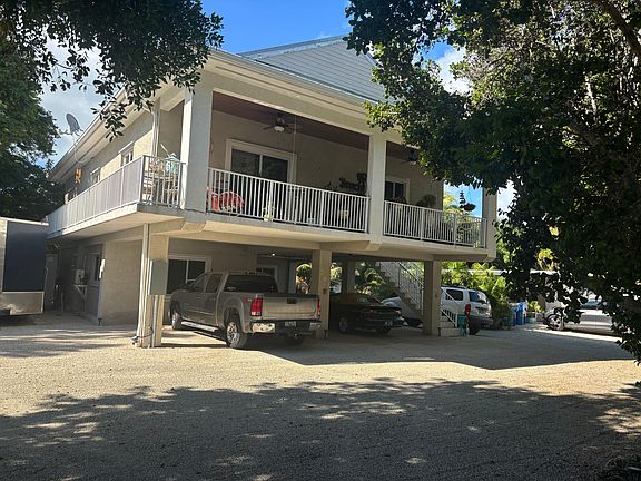 2nd image of 263 Gardenia St