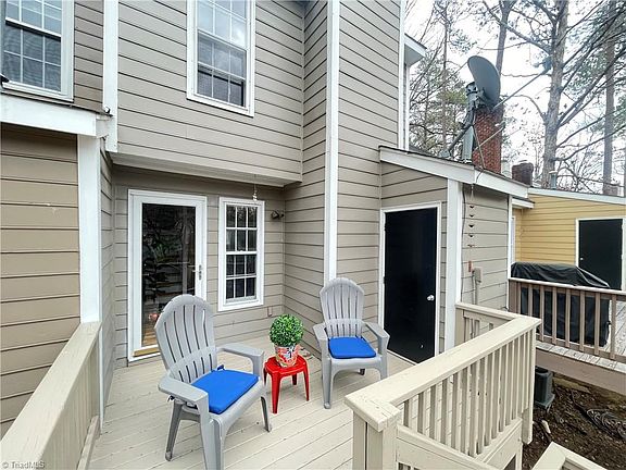 3rd image of 4536 Hamptonshire Dr