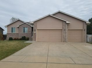 664 E Plantation Rd, Maize, KS 67101