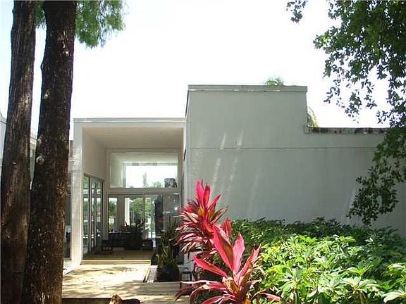 4th image of 1701 SE 11th Street