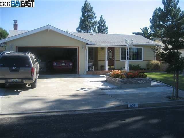 1st image of 921 Hawthorne Ave