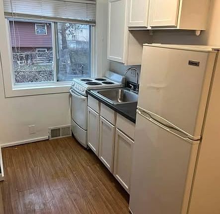 3rd image of 330 E Washington Ave #1