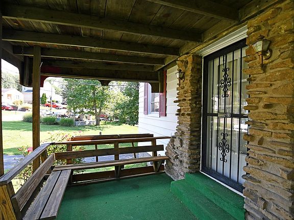 5th image of 3065 Carroll Ave