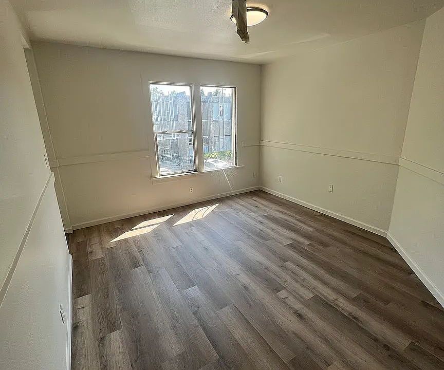 1st image of 2602 6th Ave Unit 4