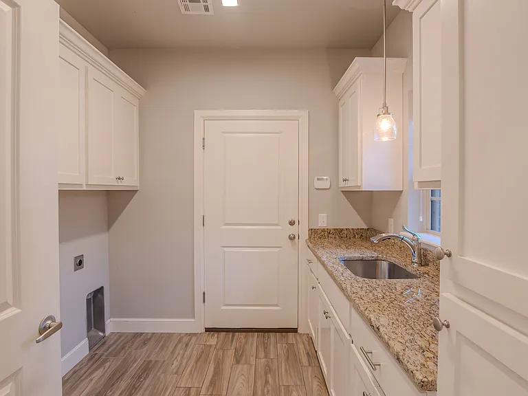 12037 Ashford Dr — Photo 17